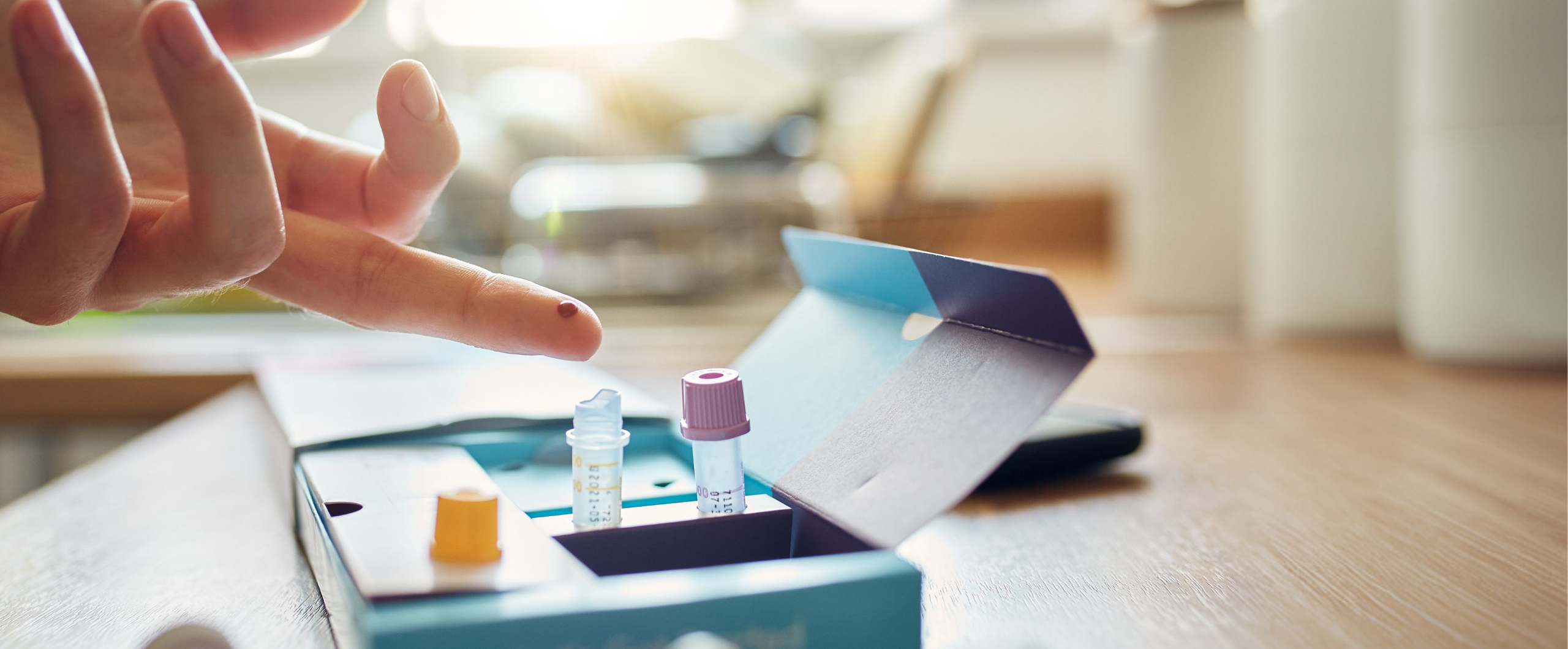 Selbsttest-Kit für einen Test, der Kappilarblut erfordert